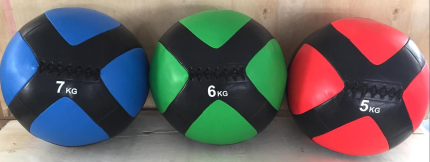 Pildbumba šūta Wall Ball 1 gb 4 kg